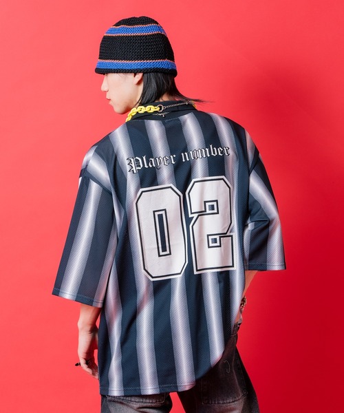a.p.o.v.(エーピーオービー)の「a.p.o.v. ストライプオーバーサイズメッシュ襟付きサッカーシャツ(Tシャツ/カットソー・メンズ・ブルー/ブラック/レッド・ONESIZE)」の11枚目の写真