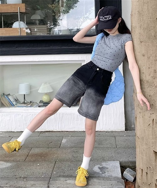 Dream garden(ドリームガーデン)の「グラデーションショート丈デニムパンツ(デニムパンツ・レディース・ブラック/ブルー・3XL/2XL/S/XL/L/M)」の17枚目の写真