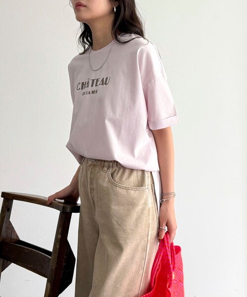 fredy emue（フレディエミュ）の「シルケット袖口 ロール5分袖ロゴTシャツ（Tシャツ/カットソー・レディース・ベージュ/オフホワイト/チャコールグレー/ベビーピンク・38）」の9枚目の写真