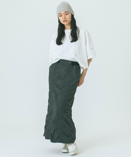 ROSE BUD(ローズバッド)の「SHIRRING SKIRT(スカート・レディース・チャコール/カーキ・ONE SIZE)」の4枚目の写真