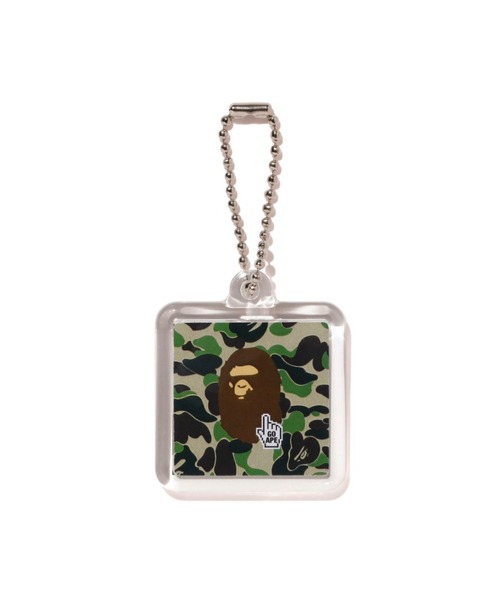 A BATHING APE(アベイシングエイプ)の「BAPE.COM CAMO GO APE POINTER KEYCHAIN BAPEC(キーホルダー・メンズ・ネイビー/ブルー/グリーン/ピンク・FREE)」の2枚目の写真