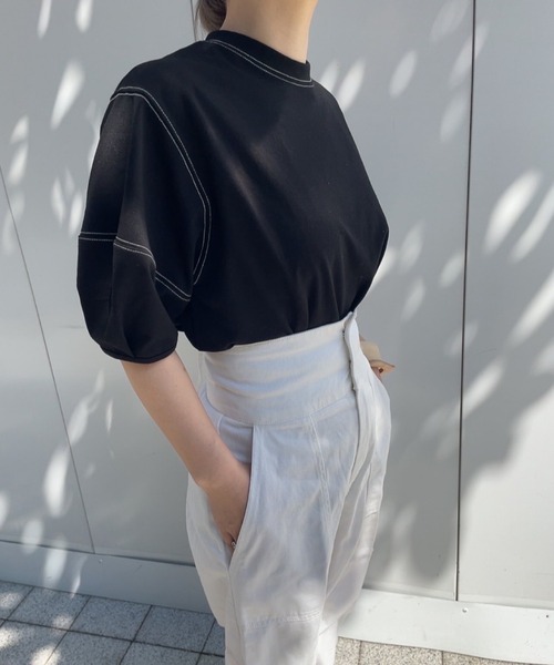 ISOOK(アイスー)の「バルーンスリーブステッチTシャツ (comochi select) / パフスリーブ カットソー ブラウス クルーネック ラウンドネック ミドル丈 半袖 5分袖 オフィスカジュアル ホワイト ブラック 白 黒(シャツ/ブラウス・レディース・ブラック/ホワイト・FREE)」の10枚目の写真