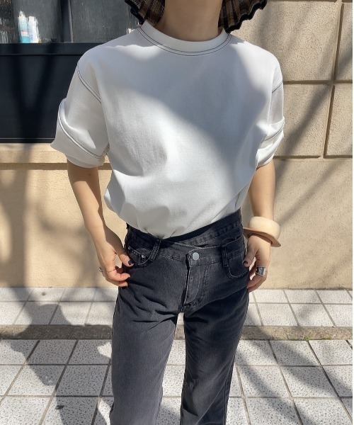 ISOOK(アイスー)の「バルーンスリーブステッチTシャツ (comochi select) / パフスリーブ カットソー ブラウス クルーネック ラウンドネック ミドル丈 半袖 5分袖 オフィスカジュアル ホワイト ブラック 白 黒(シャツ/ブラウス・レディース・ブラック/ホワイト・FREE)」の11枚目の写真