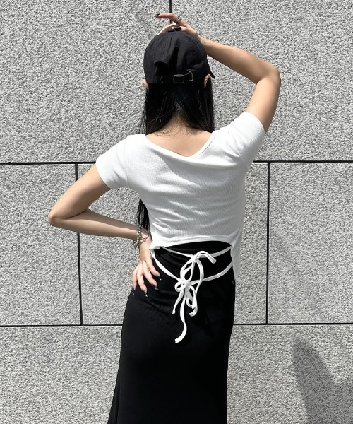 LVEU.(ラブユ.)の「【LVEU.】バックリボントップス / トップス カットソー Tシャツ 半袖 リボン バックリボン フレンチスリーブ クロップド ショート コンパクト ブラック ベージュ ホワイト ネイビー(Tシャツ/カットソー・レディース・ネイビー/ベージュ/ホワイト/ブラック・FREE)」の8枚目の写真