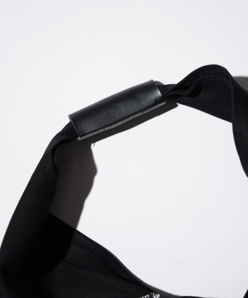 THRIFTY LOOK(スリフティールック)の「THRIFTY LOOK / スリフティールック HAV-A-HANK TRIANGLE LARGE TOTE ハバハンク キャンバス リメイク トライアングルトート(トートバッグ・メンズ・ホワイト/ブラック・FREE)」の14枚目の写真