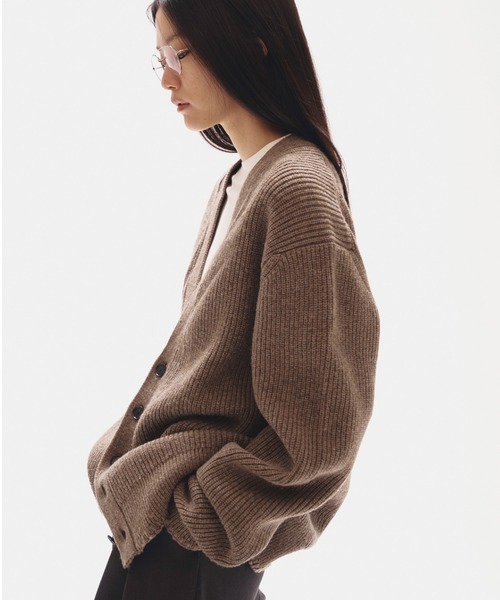 TODAYFUL（トゥデイフル）の「Wool Ribknit Cardigan（カーディガン/ボレロ・レディース・グレイッシュベージュ/ピンクベージュ/キナリ・FREE）」の10枚目の写真