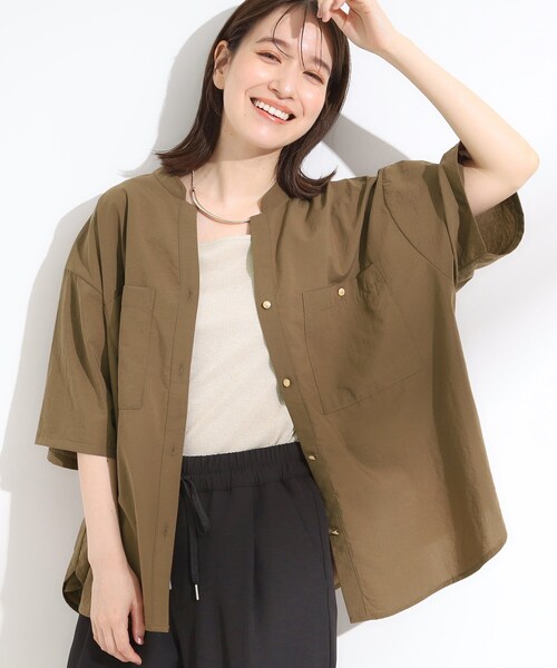 DRESKIP（ドレスキップ）の「【S-LL】大人の抜け感 ビックポケット Vネックシャツ（シャツ/ブラウス・レディース・ブラック/カーキ/ライトベージュ/ダークブラウン・01/04/03/02）」の2枚目の写真