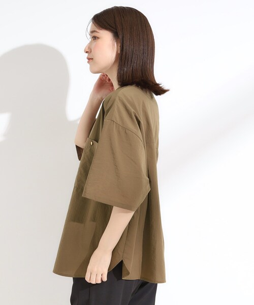 DRESKIP（ドレスキップ）の「【S-LL】大人の抜け感 ビックポケット Vネックシャツ（シャツ/ブラウス・レディース・ブラック/カーキ/ライトベージュ/ダークブラウン・01/04/03/02）」の14枚目の写真