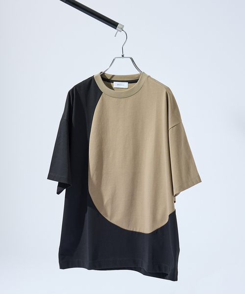 ABAHOUSE(アバハウス)の「ウズマキ バイカラー 半袖Tシャツ / オーバーサイズ(Tシャツ/カットソー・メンズ・ブラック/グレー/ブルー・46/48)」の5枚目の写真