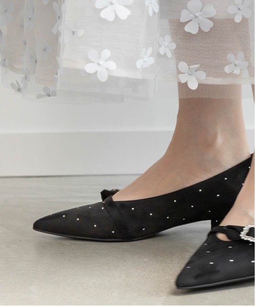 RANDA（ランダ）の「ビジューパーツフラットパンプス（パンプス・レディース・アイボリー/グレー/ブラック・23/23.5/24/24.5/25/25.5/22/22.5）」の5枚目の写真