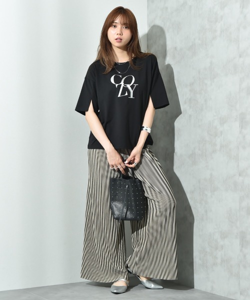 INTERPLANET（インタープラネット）の「【接触冷感】スリットスリーブロゴＴ（Tシャツ/カットソー・レディース・キャメル/ブラック/オフホワイト・FREE）」の9枚目の写真