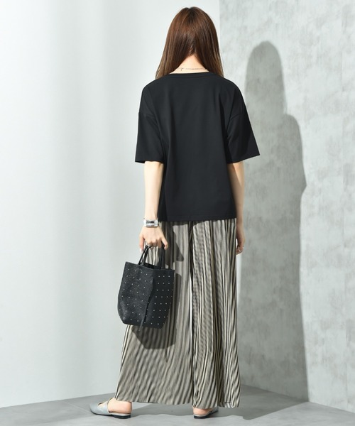 INTERPLANET（インタープラネット）の「【接触冷感】スリットスリーブロゴＴ（Tシャツ/カットソー・レディース・キャメル/ブラック/オフホワイト・FREE）」の7枚目の写真