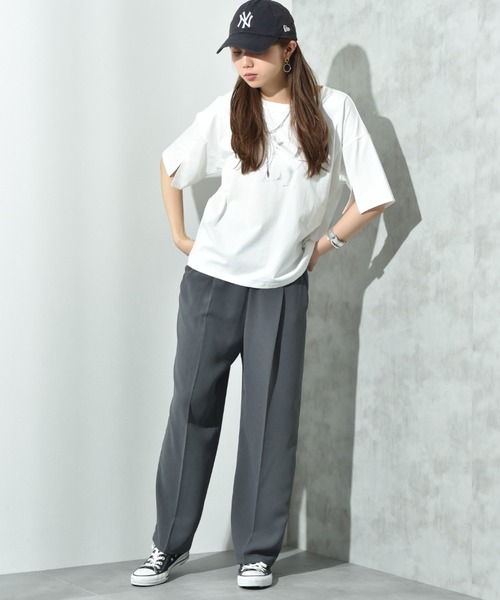 INTERPLANET（インタープラネット）の「【接触冷感】スリットスリーブロゴＴ（Tシャツ/カットソー・レディース・キャメル/ブラック/オフホワイト・FREE）」の13枚目の写真