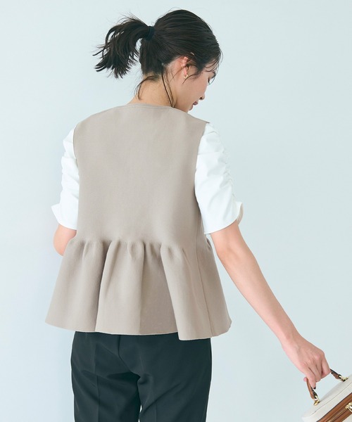 coca（coca）（コカ）の「シルバーボタンペプラムニットベスト（ベスト・レディース・ブラック/グレイッシュベージュ・L/M/S）」の12枚目の写真