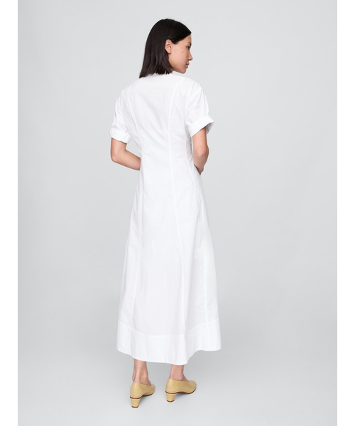 GAP(ギャップ)の「ポプリン 袖ロールアップ ミディシャツワンピース(ワンピース・レディース・ホワイト/ブラック×ホワイト/ブラック・XS/S/M/L/XXS)」の9枚目の写真