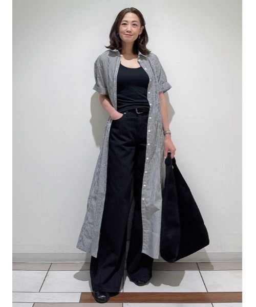 GAP(ギャップ)の「ポプリン 袖ロールアップ ミディシャツワンピース(ワンピース・レディース・ホワイト/ブラック×ホワイト/ブラック・XS/S/M/L/XXS)」の15枚目の写真