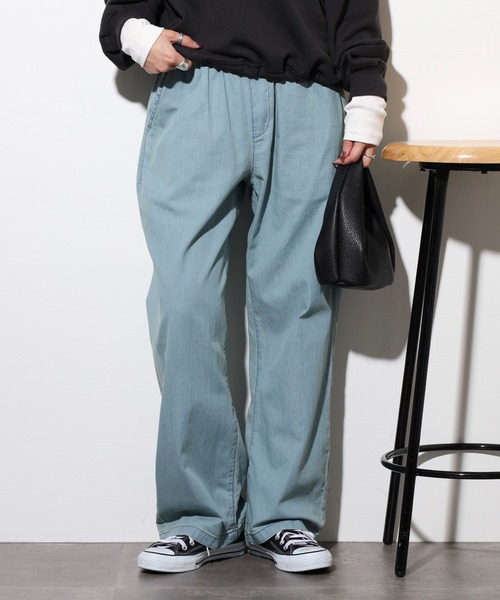 atONE(アットワン)の「エアリーデニム ウエストゴムパンツ(その他パンツ・レディース・ワンウォッシュ/ネイビー/ライトブルー・LL/4L/M/L/3L)」の2枚目の写真