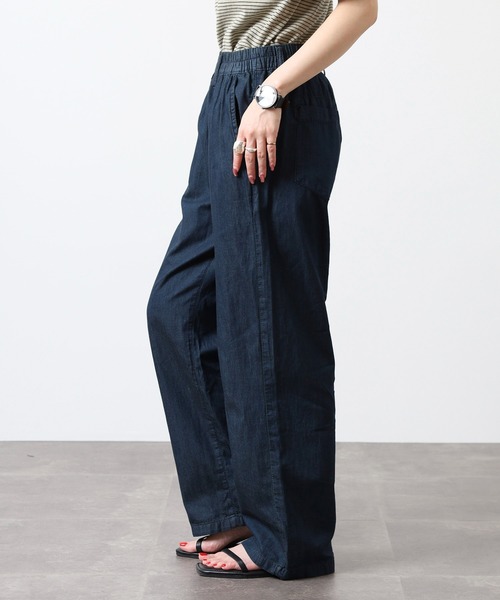 atONE(アットワン)の「エアリーデニム ウエストゴムパンツ(その他パンツ・レディース・ワンウォッシュ/ネイビー/ライトブルー・LL/4L/M/L/3L)」の16枚目の写真