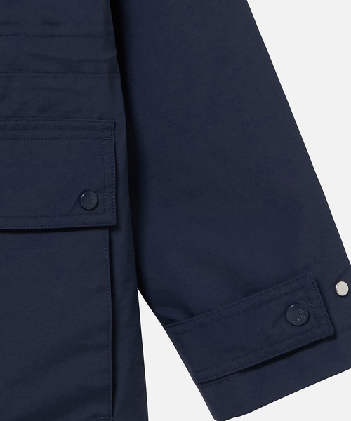 AIGLE(エーグル)の「GORE-TEX 防風 防水 透湿 2レイヤージャケット RP フード脱着可(マウンテンパーカー・レディース・ライトブルー/ベージュ/ダークネイビー・36/40/38)」の4枚目の写真