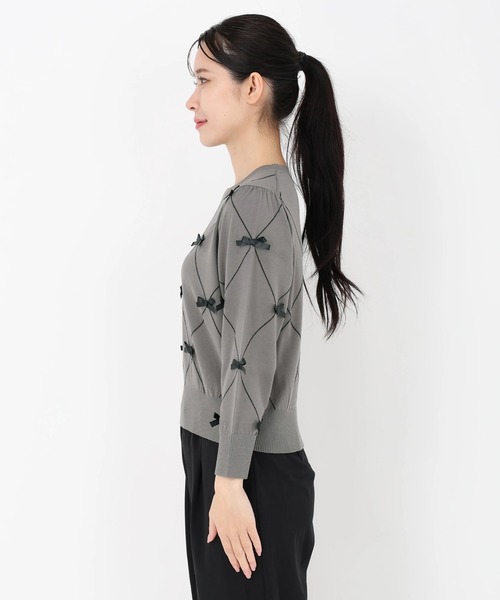 UNIVERVAL MUSE（ユニバーバル ミューズ）の「コンフォートイネス_リボンアーガイルチェックニット（ニット/セーター・レディース・グレー/ピンクベージュ・2）」の5枚目の写真