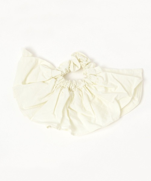 LEPSIM(レプシィム)の「ボリュームシュシュ 587105(シュシュ・レディース・ブラック/アイボリー・ONE SIZE)」の8枚目の写真