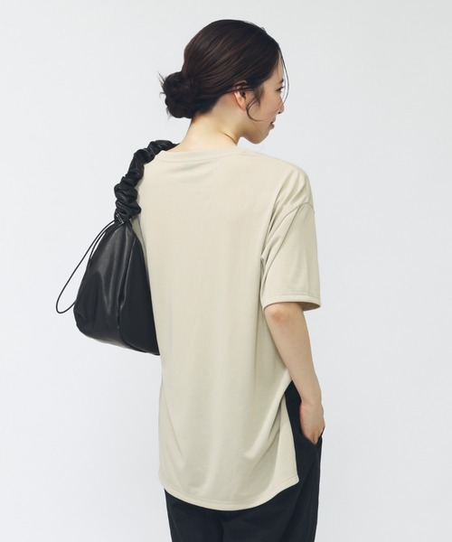 NEW BALANCE（ニューバランス）の「【別注】ニューバランス New Balance ファンクションサイドスリットTシャツ_ 限定コラボ（Tシャツ/カットソー・レディース・アイボリー/ブラック/ターコイズブルー・M/L）」の5枚目の写真