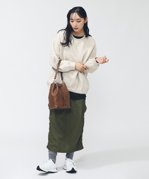 NEW BALANCE（ニューバランス）の「【別注】ニューバランス New Balance ファンクションサイドスリットTシャツ_ 限定コラボ（Tシャツ/カットソー・レディース・アイボリー/ブラック/ターコイズブルー・M/L）」の16枚目の写真