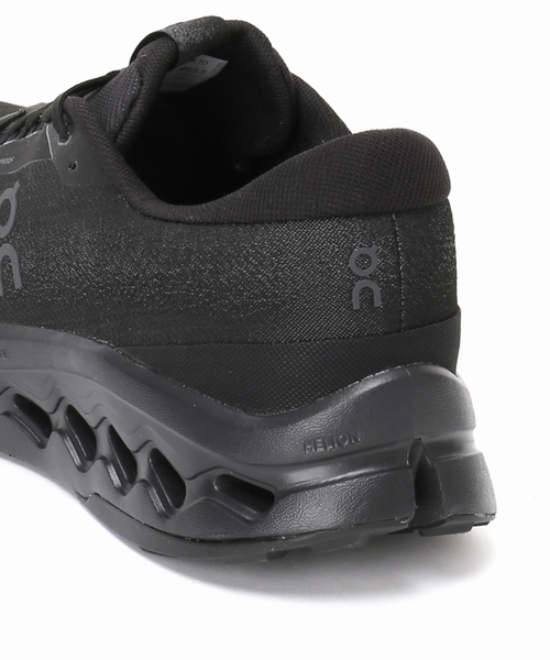 On / オン Running クラウドサーファー トレイル 2 ウォータープルーフ