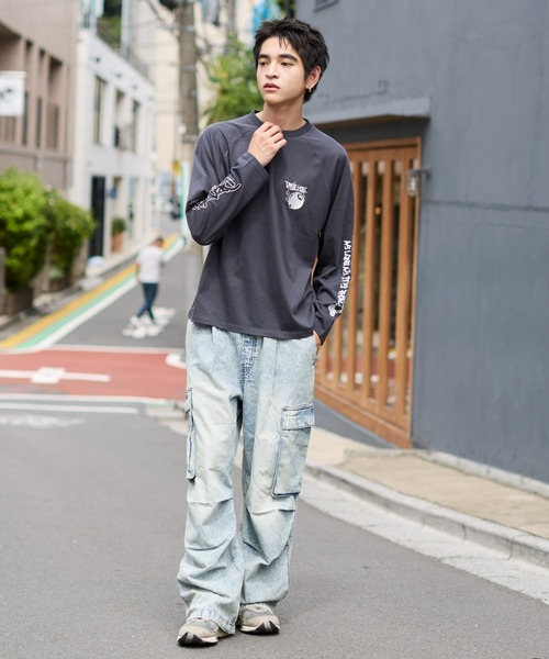 WEGO(ウィゴー)の「WEGO/スリーブロゴグラフィックラグランロンT(Tシャツ/カットソー・メンズ・ブラック/ブラック系その他/ホワイト/スミクロ・MEDIUM/LARGE)」の9枚目の写真