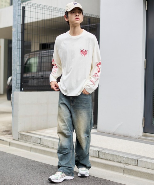 WEGO(ウィゴー)の「WEGO/スリーブロゴグラフィックラグランロンT(Tシャツ/カットソー・メンズ・ブラック/ブラック系その他/ホワイト/スミクロ・MEDIUM/LARGE)」の15枚目の写真