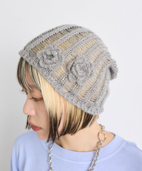 w closet（ダブルクローゼット）の「フラワーニット帽（ニットキャップ/ビーニー・レディース・オフホワイト/チャコールグレー・FREE）」の2枚目の写真