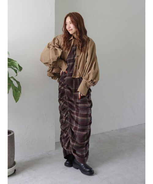 Ungrid（アングリッド）の「シャーリングデザインチェックワンピース（ワンピース・レディース・チャコールグレー/ボルドー・FREE）」の9枚目の写真