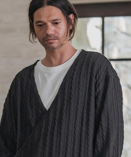 CAMBIO（カンビオ）の「mlt5427-Cable Knit sew Cachecoeur Pullover　カシュクールプルオーバー(A56925cmb)（Tシャツ/カットソー・メンズ・ブラウン/チャコール/ブラック・S/M/L）」の5枚目の写真