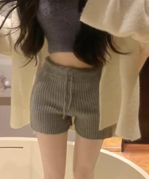 CELENA(セレナ)の「ウォームリブ・ニットショーツ(その他パンツ・レディース・ブラック/ホワイト/グレー/カーキ・FREE)」の14枚目の写真