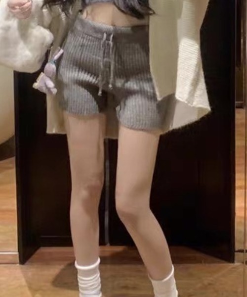 CELENA(セレナ)の「ウォームリブ・ニットショーツ(その他パンツ・レディース・ブラック/ホワイト/グレー/カーキ・FREE)」の5枚目の写真