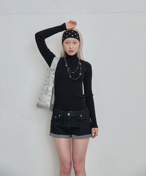 Heart Tattoo(ハートタトゥー)の「star long necklace turtle Knit / スターロングネックレスタートルニット(ニット/セーター・レディース・ブラック/ホワイト・FREE)」の3枚目の写真