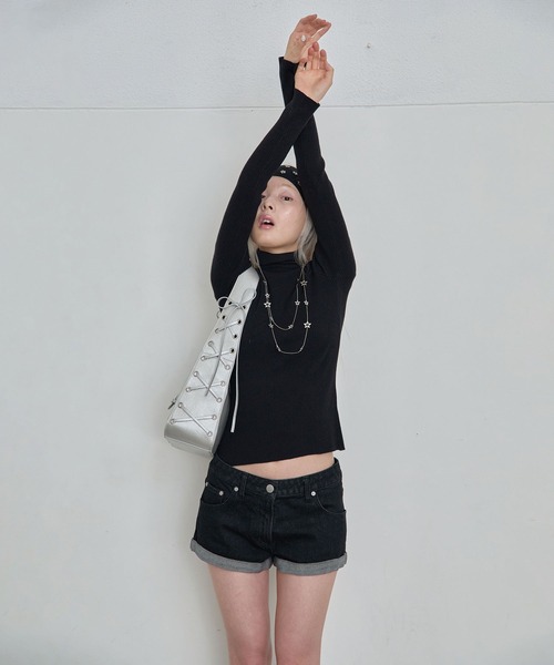 Heart Tattoo(ハートタトゥー)の「star long necklace turtle Knit / スターロングネックレスタートルニット(ニット/セーター・レディース・ブラック/ホワイト・FREE)」の6枚目の写真