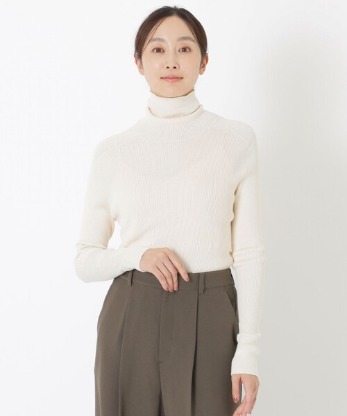 S.ESSENTIALS(エスエッセンシャルズ)の「【ウォッシャブルシルク】タートルネック(ニット/セーター・レディース・ブラック/オフホワイト/レッド系その他・38)」の2枚目の写真