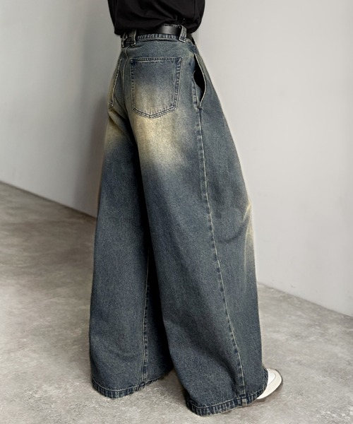 Classical Origin（クラシカルオリジン）の「ヴィンテージ加工3タックワイドバルーンデニムパンツ／Vintage-Washed Three-Tuck Wide Balloon Denim Pants（デニムパンツ・メンズ・ブラック×ベージュ/インディゴブルー・LARGE/MEDIUM/SMALL）」の5枚目の写真