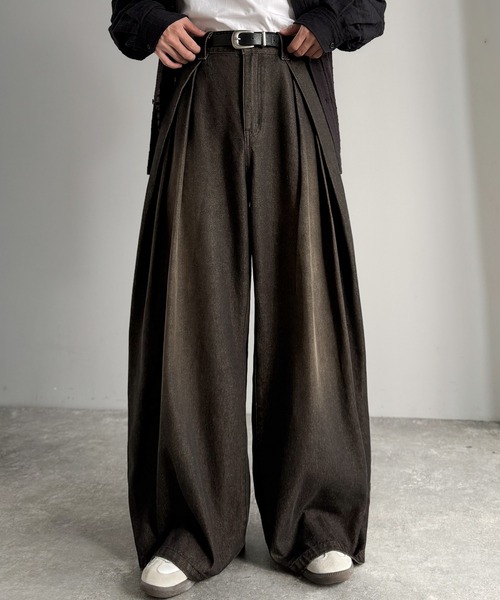 Classical Origin（クラシカルオリジン）の「ヴィンテージ加工3タックワイドバルーンデニムパンツ／Vintage-Washed Three-Tuck Wide Balloon Denim Pants（デニムパンツ・メンズ・ブラック×ベージュ/インディゴブルー・LARGE/MEDIUM/SMALL）」の12枚目の写真