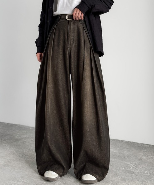 Classical Origin（クラシカルオリジン）の「ヴィンテージ加工3タックワイドバルーンデニムパンツ／Vintage-Washed Three-Tuck Wide Balloon Denim Pants（デニムパンツ・メンズ・ブラック×ベージュ/インディゴブルー・LARGE/MEDIUM/SMALL）」の9枚目の写真