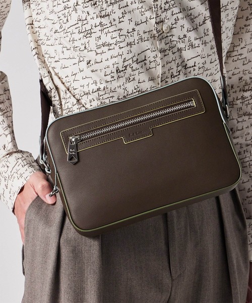 ポールスミス　ロゴエンボス　ミニショルダーバッグ Paul Smith（ポールスミス）の「ロゴエンボス ミニショルダーバッグ