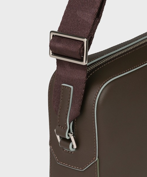 Paul Smith（ポールスミス）の「ロゴエンボス ミニショルダーバッグ