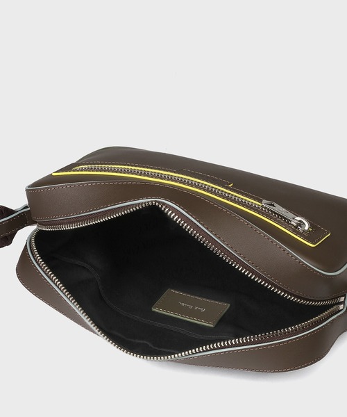Paul Smith（ポールスミス）の「ロゴエンボス ミニショルダーバッグ