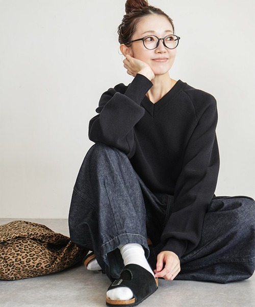 SOLAMONAT(ソラモナ)の「ウエハースニット Vネックプルオーバー(ニット/セーター・レディース・杢グレー/チャコールグレー/ホワイト/ネイビー/ブラック・FREE)」の2枚目の写真