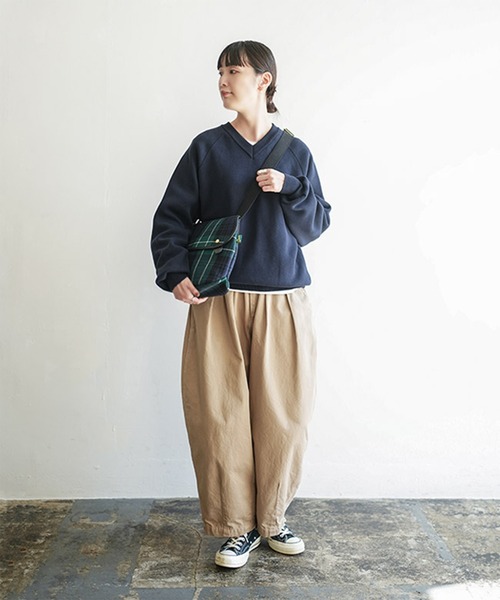 SOLAMONAT(ソラモナ)の「ウエハースニット Vネックプルオーバー(ニット/セーター・レディース・杢グレー/チャコールグレー/ホワイト/ネイビー/ブラック・FREE)」の15枚目の写真