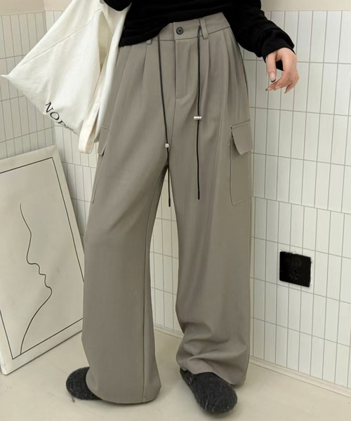 DAY CLOSET(デイ クローゼット)の「【ドローコードウエスト調節可/バックゴム】カーゴ風ルーズタックツイルワイドパンツ レディース(カーゴパンツ・レディース・グレー系その他/ダークグレー/ブラック・L/S/M)」の12枚目の写真