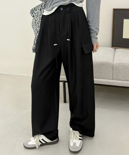 DAY CLOSET(デイ クローゼット)の「【ドローコードウエスト調節可/バックゴム】カーゴ風ルーズタックツイルワイドパンツ レディース(カーゴパンツ・レディース・グレー系その他/ダークグレー/ブラック・L/S/M)」の5枚目の写真