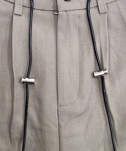 DAY CLOSET(デイ クローゼット)の「【ドローコードウエスト調節可/バックゴム】カーゴ風ルーズタックツイルワイドパンツ レディース(カーゴパンツ・レディース・グレー系その他/ダークグレー/ブラック・L/S/M)」の18枚目の写真