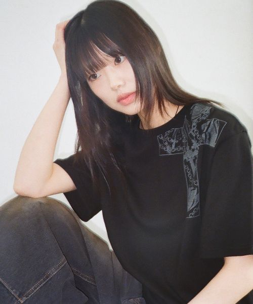 AAKAM（アーカム）の「CROS2 Printed Half Top (Black)（Tシャツ/カットソー・レディース・その他・1/2）」の2枚目の写真